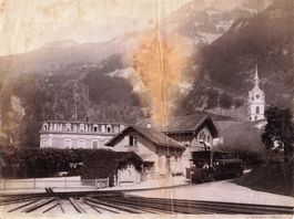 Vitznau (LU) Bahnhof der Rigibahn mit Dampflokomotive