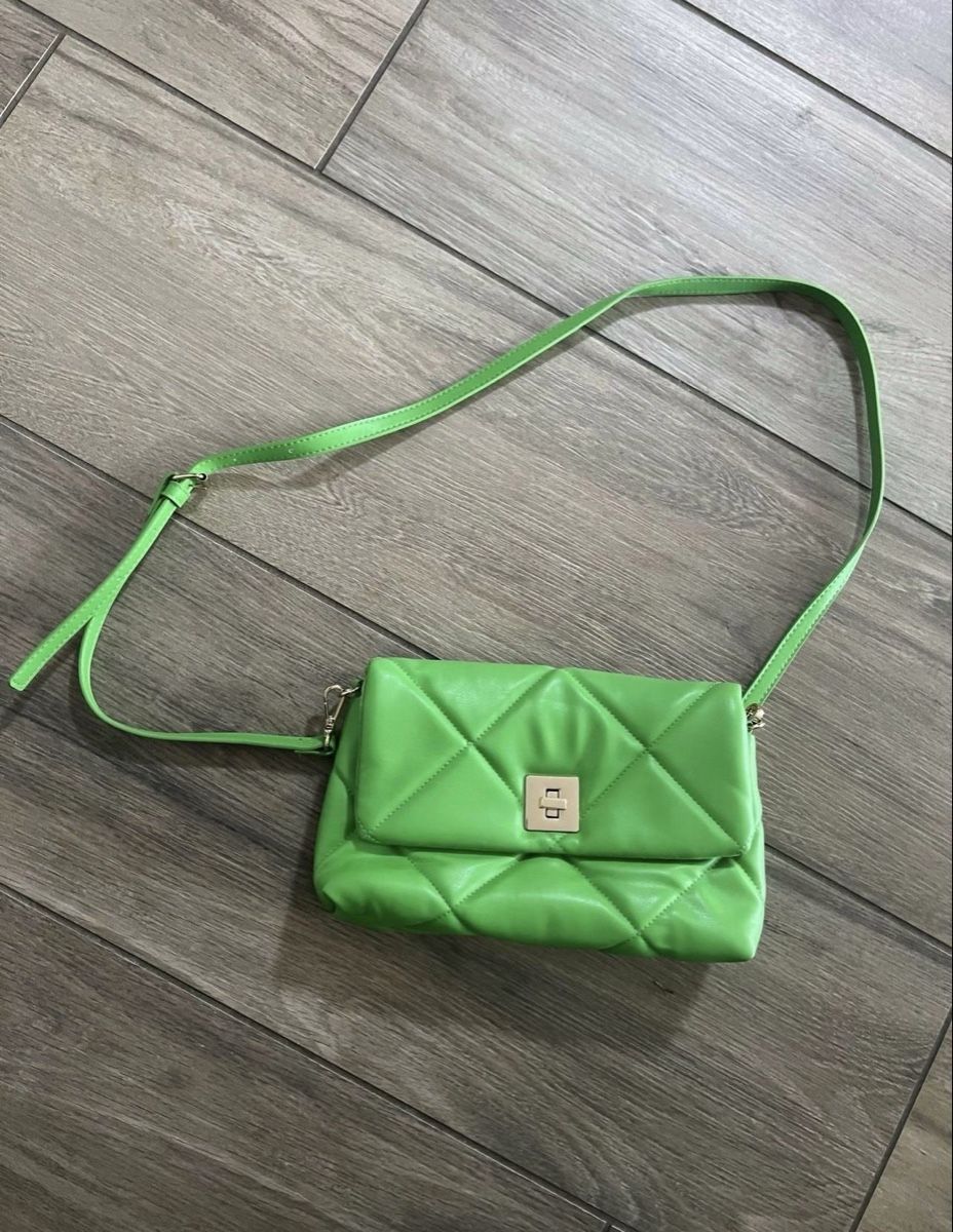 Taschen für Damen: NEON-GRÜNE GESTEPPTE UMHÄNGETASCHE – Neu (gemäss Beschreibung) aus Dübendorf von ali_g7p8