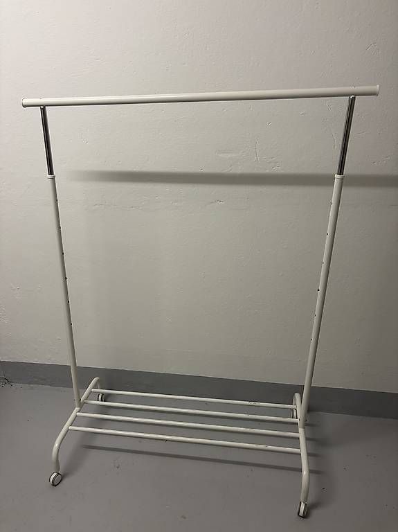 Altro in Decorazioni & Accessori: Kleiderstange / Kleiderständer – Usato da Rebstein venduto da fabio.litscher
