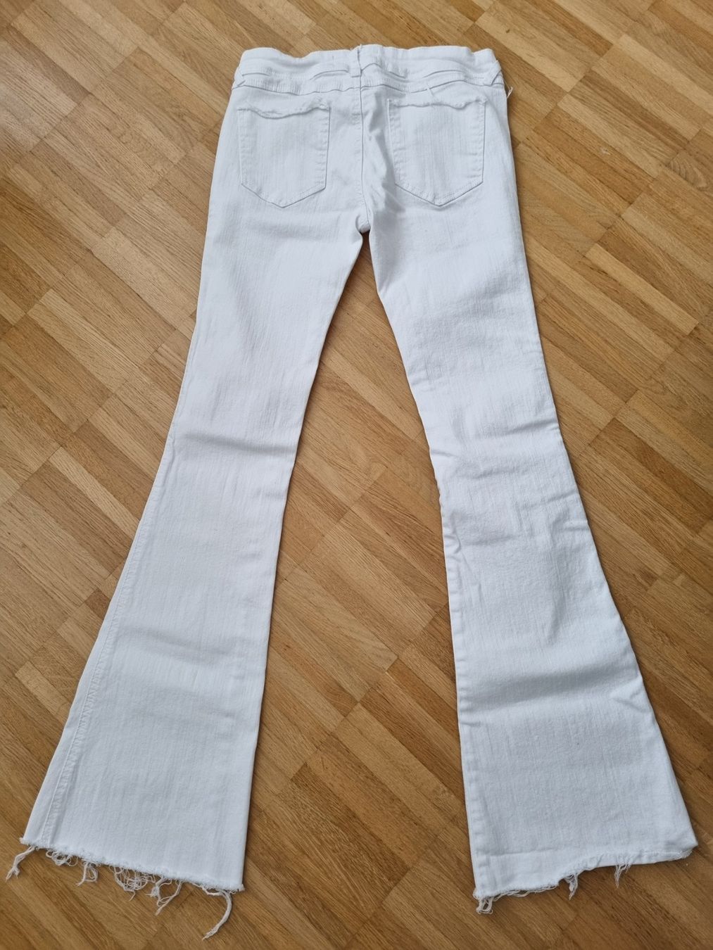 Jeans: Jeans weiss Gr. S/36 Schlaghose NEU – Neu und originalverpackt aus Zofingen von Felpa 4