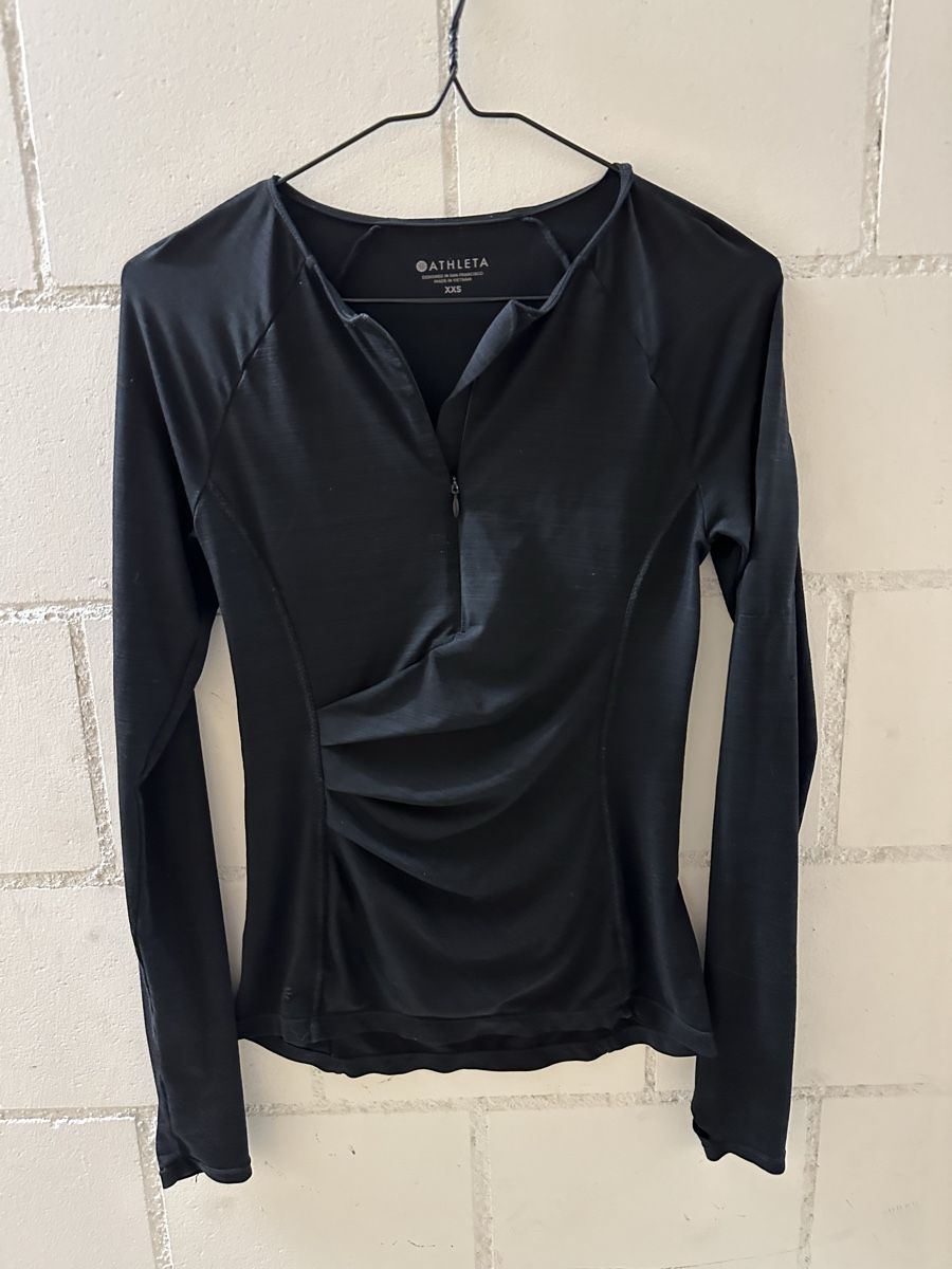 T-shirt: Athleta laufshirt – Nuovo (secondo la descrizione) da Neerach venduto da the_modern_mini