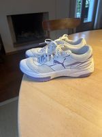 Turnschuhe 38 