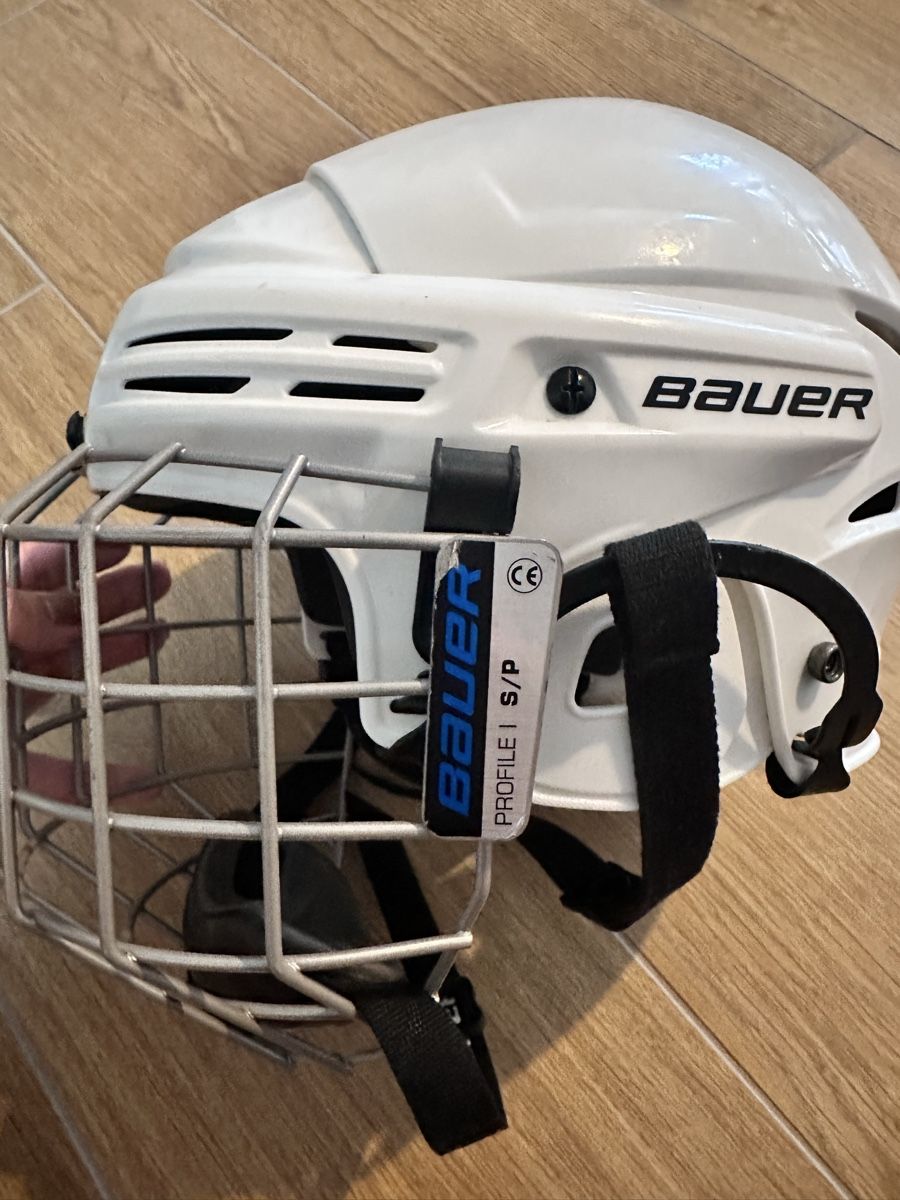 Bauer Caschi: Bauer Eishockeyhelm  – Usato da Effretikon venduto da TomeK.
