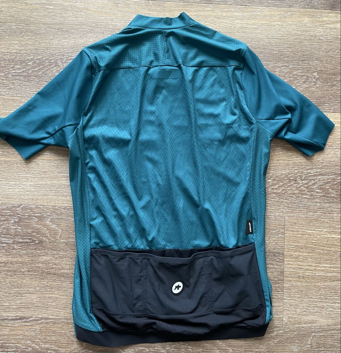 Assos Canottiere & Pantaloni: Radtrikot Assos Damen Gr. L – Usato da Hettlingen venduto da Baronesse01 1