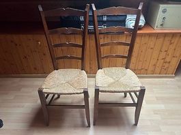 Chaises bois et paillage