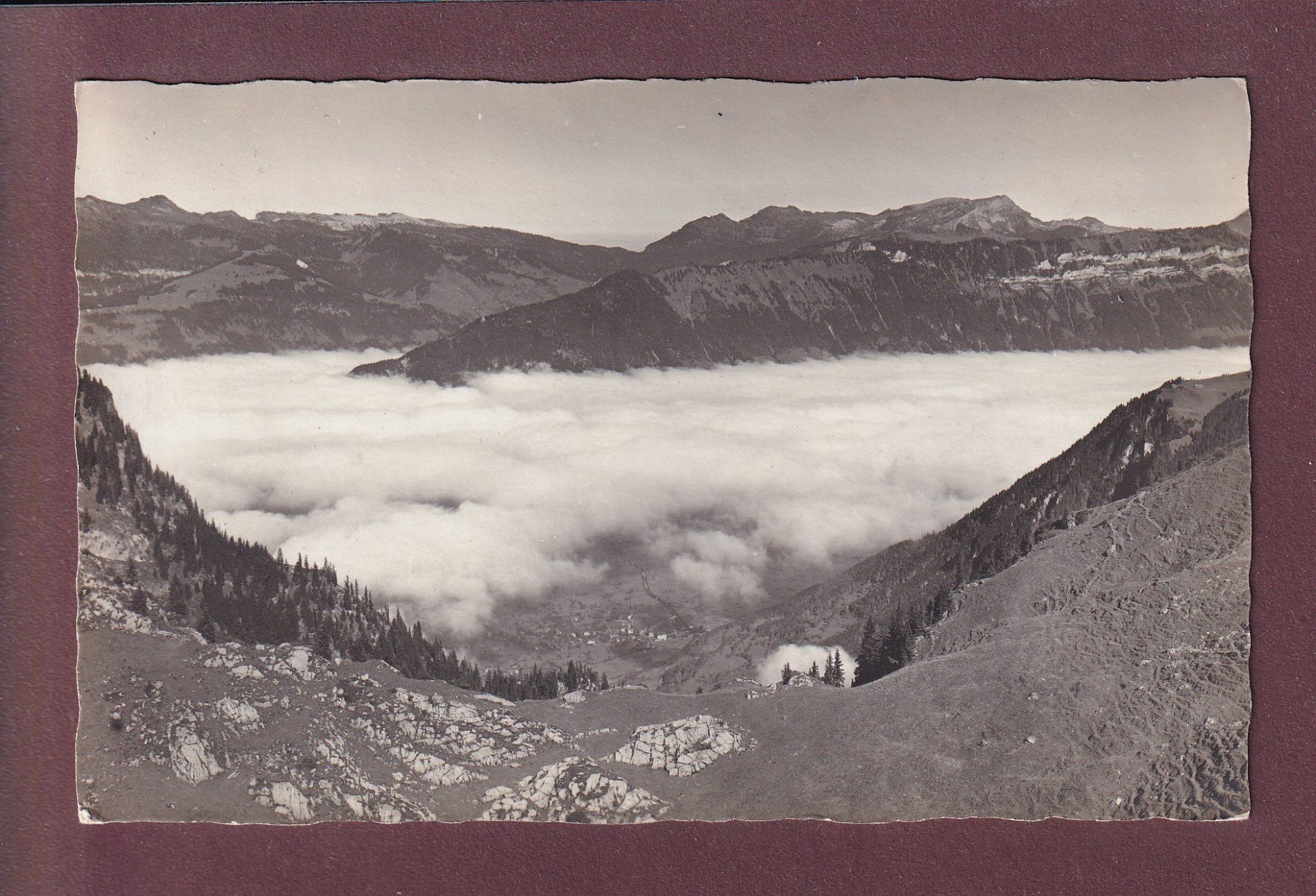 Cartoline postali: Blick vom VRENI nach Interlaken - 1934 – Usato da Pully venduto da nicecards