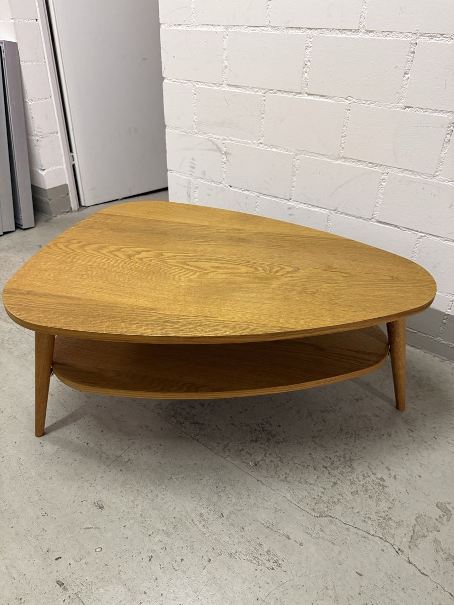 Tables: Couchtisch Holz mit Ablage – D'occasion à Bern par retobeau