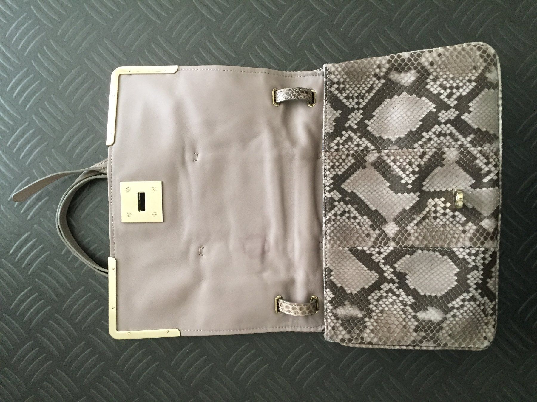 Bally Borse da donna: Bally Python Clutch – Usato da Olten venduto da Metacomet 3