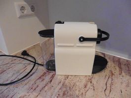 Kaffeemaschine von Nespresso Inissia Krups in Vanilla Cream