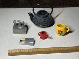 Miniaturen-Set: Teekanne, Giesskanne, Tasse, Grammophon