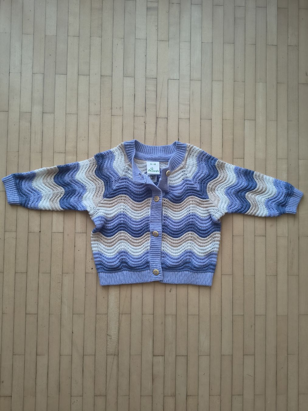 Giacche & Cappotti: Strickjacke Kinder Grösse 68 Wellenmuster - neuwertig  – Nuovo (secondo la descrizione) da Gossau ZH venduto da GimK_4er