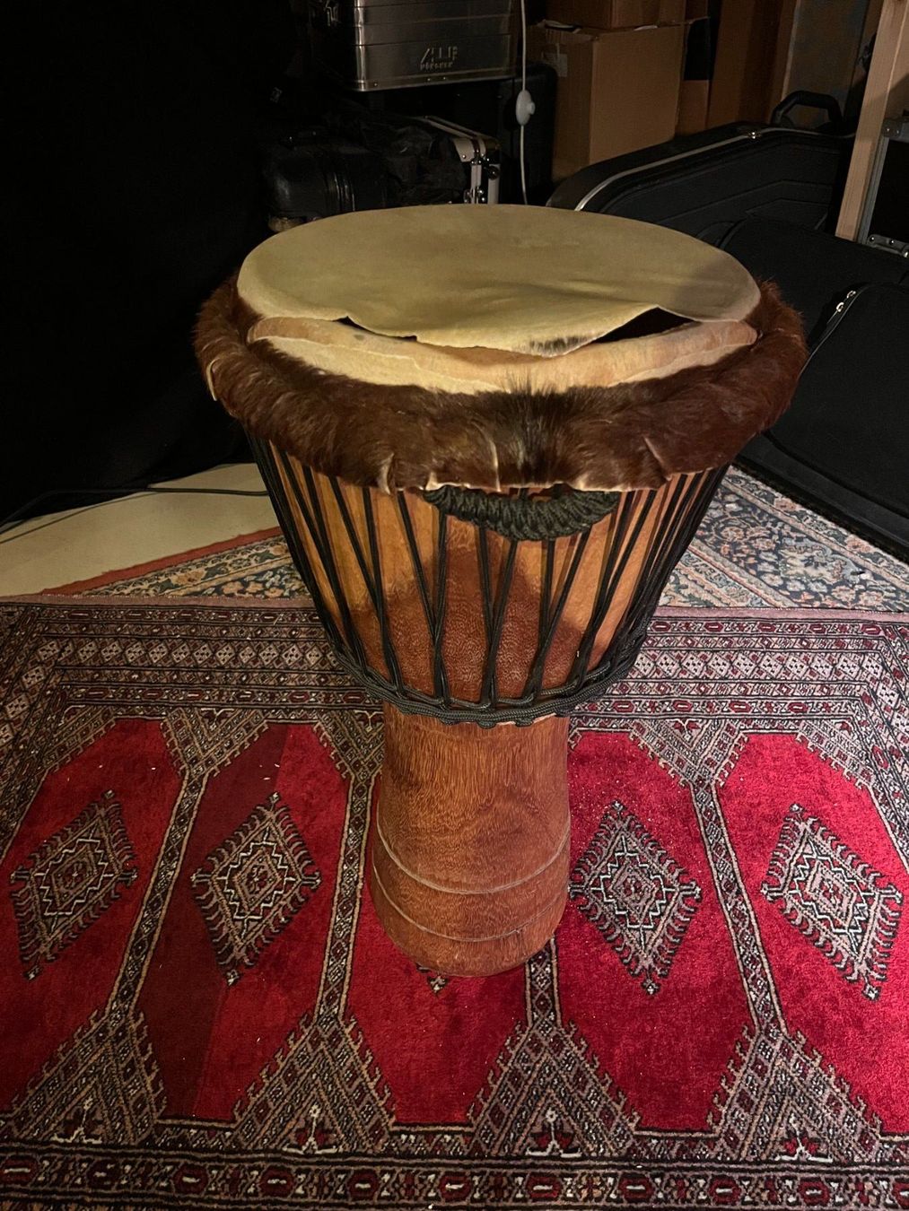 Strumenti musicali: Afrikanisches Djembe – Difettoso da Bern venduto da PJB