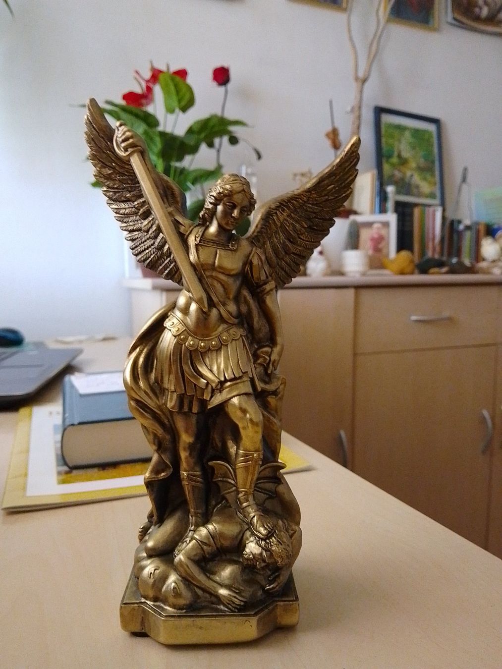 Figuren: Statue, Erzengel Michael – Neu (gemäss Beschreibung) aus Weinfelden von PaterPio1968