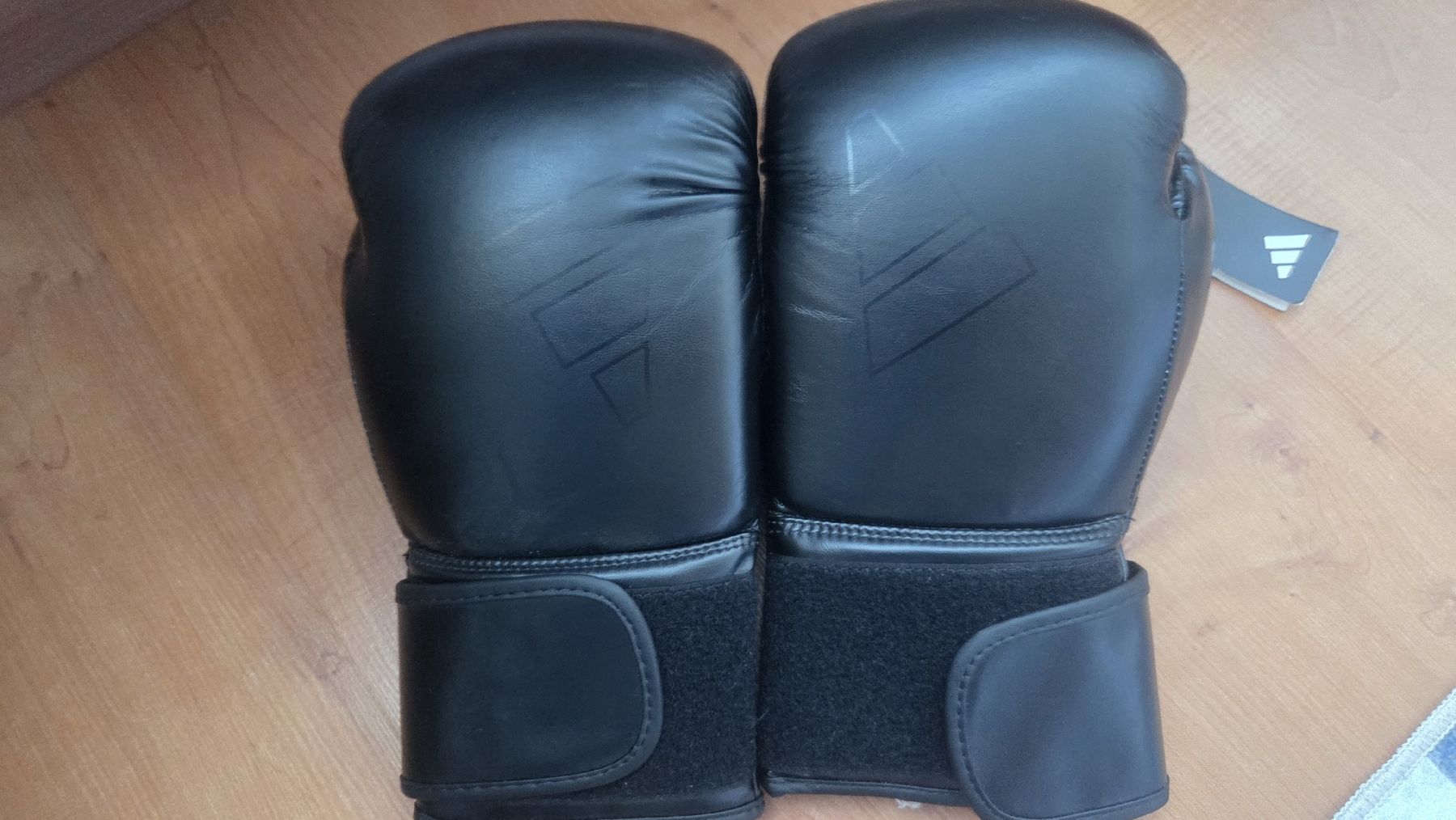 Sacchi da boxe: boxsack mit 2 handschuhe – Usato da Bettlach venduto da Sebo33 2