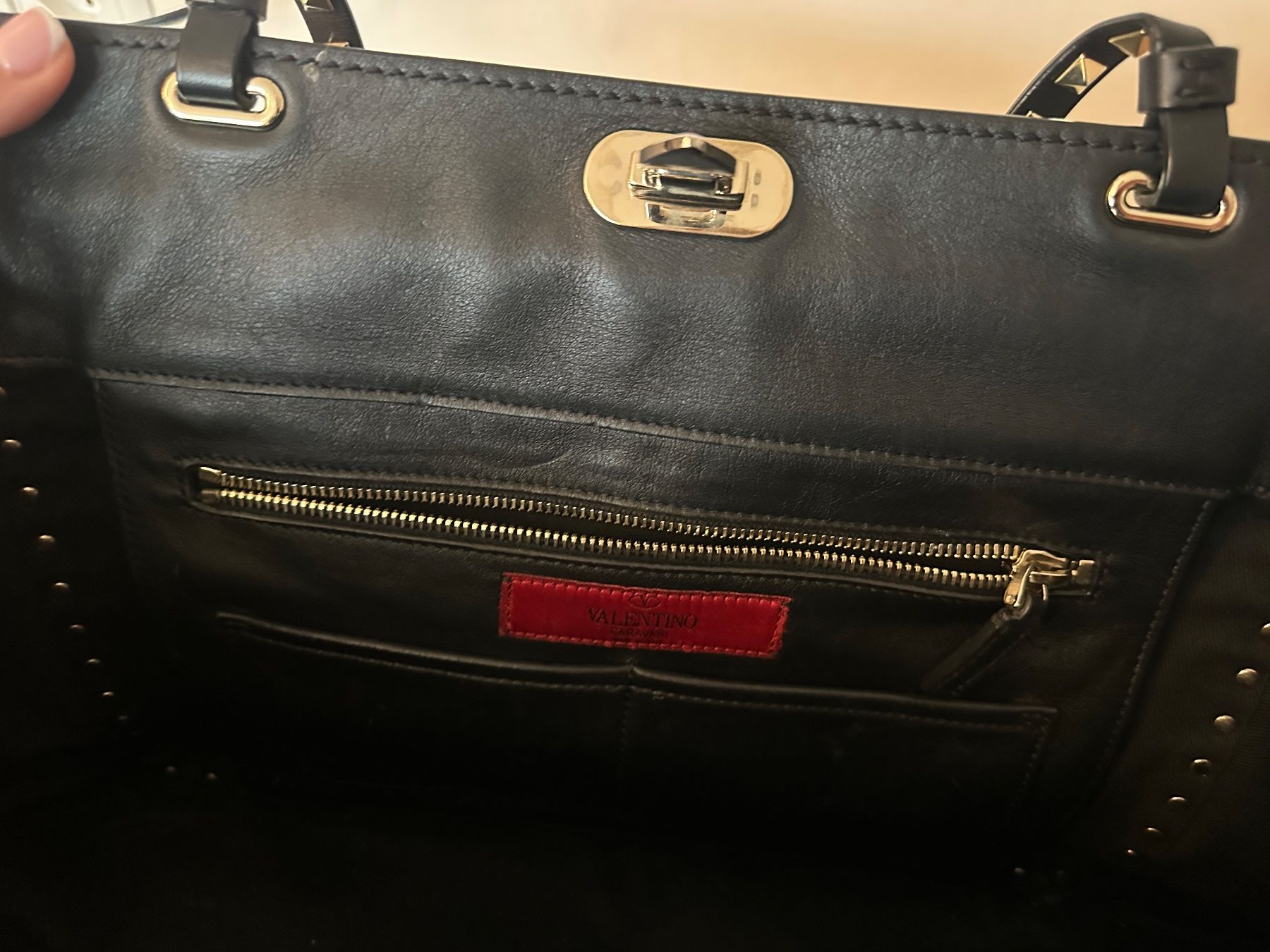 Valentino Taschen für Damen: Valentino Rockstud Medium – Gebraucht aus Horgen von Auction-Kings 2