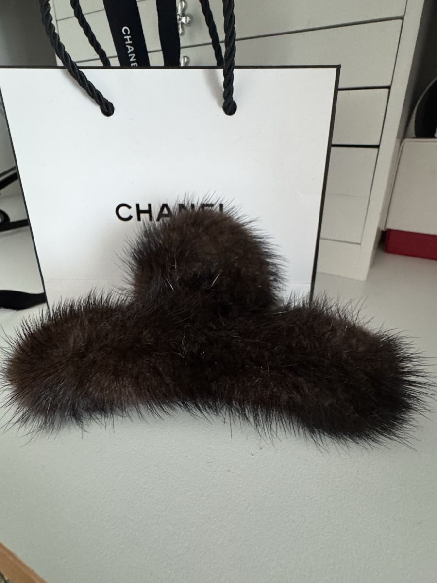 Accessori per capelli: Haarklammer aus echtem Nerz + Chanel Tüte – Nuovo (secondo la descrizione) da Zürich venduto da Orionos