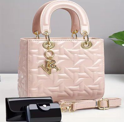 Borse da donna: Wunderschöne Handtasche, neu – Nuovo e nell'imballaggio originale da Reinach BL venduto da Deinfashion
