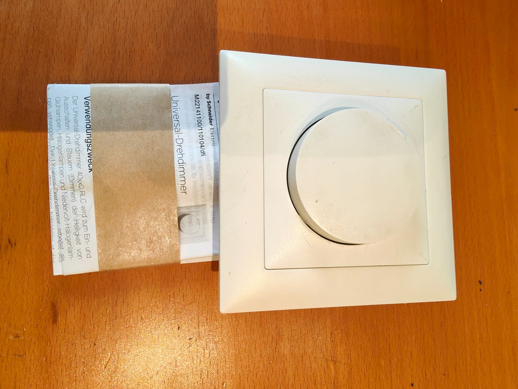Feller Schalter: Verschiedene Schalter Steckdosen +Universal Dimmer – Neu (gemäss Beschreibung) aus Basel von M2 5