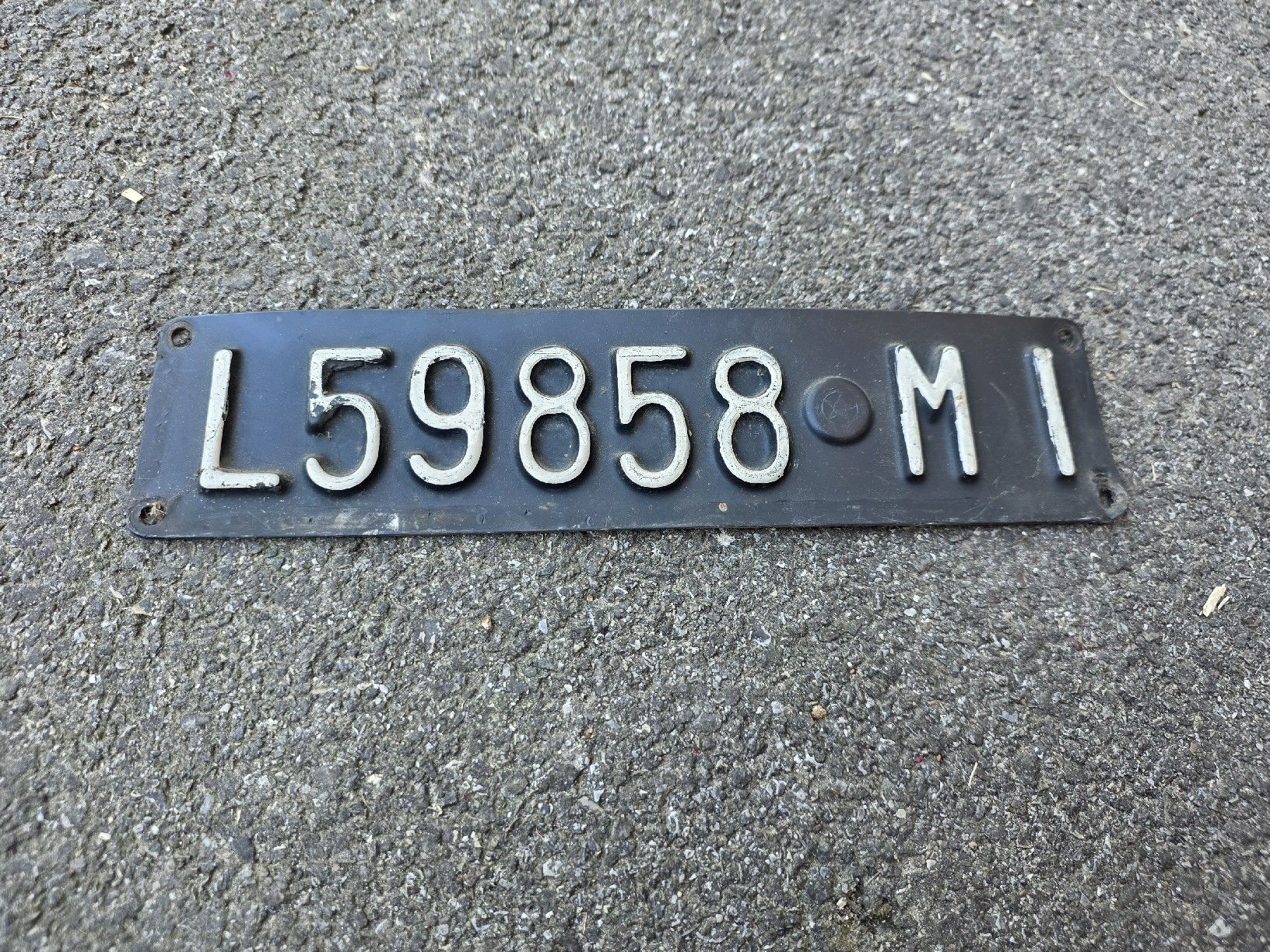 Insegne: Nummernschild L59858 MI  – Usato da Dorf venduto da Echo_Elements