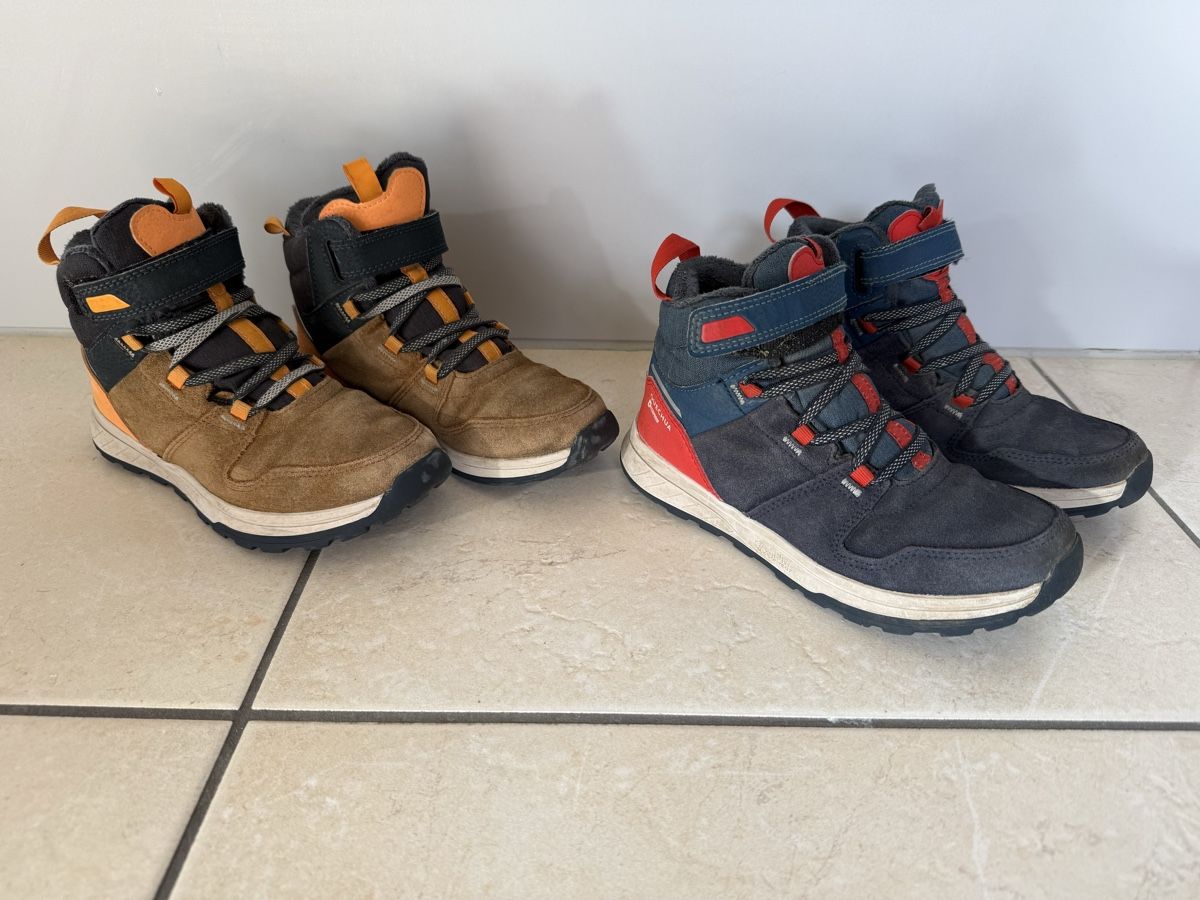 Decathlon Scarpe per ragazzi: 2 Paar Winterschuhe, Grösse 33 – Usato da Langenthal venduto da Leclafel