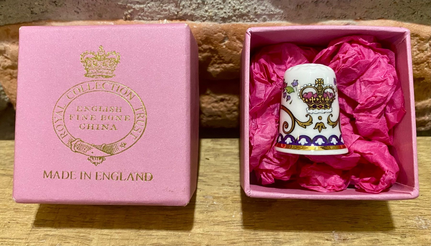 Ditali: ROYAL COLLECTION - Fingerhut im Originalkarton - England – Usato da Root venduto da ENGLAND-TREASURES