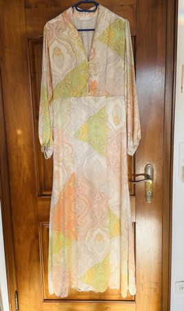 MNG Kleid Gr. M mit Muster, perfekt für den Frühling!