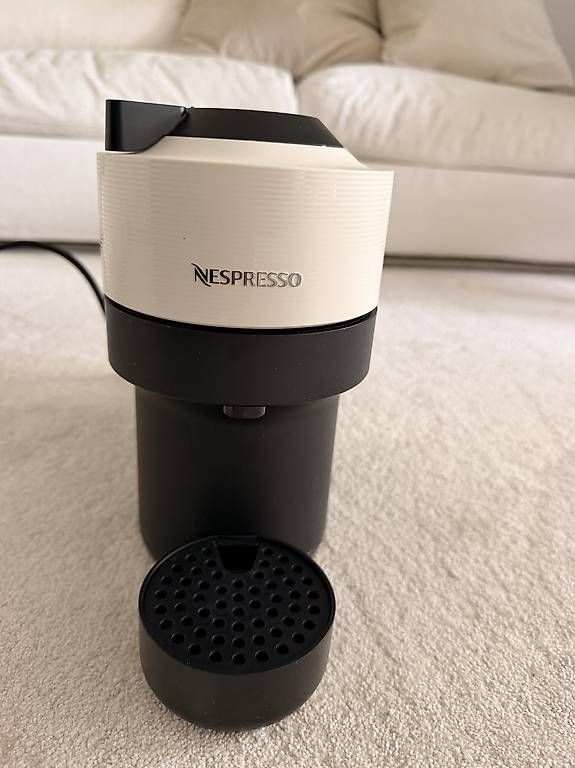 Macchine per caffè & Macchine per espresso: Nespresso Essenza Mini Kaffeemaschine  – Usato da Adligenswil venduto da TST04