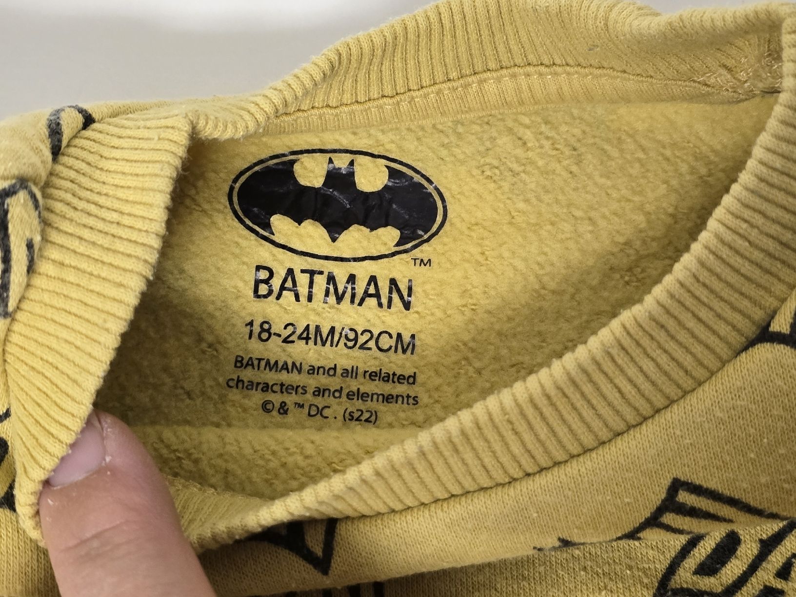 H&M Pulls et sweat-shirts: Batman Sweatshirt  Pullover senfgelb Gr. 92 – D'occasion à Teufenthal AG par thuzsu 1