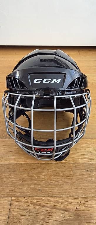 Helme: Kinder-Eishockeyhelm von CCM – Gebraucht aus Brunnen von Rodge