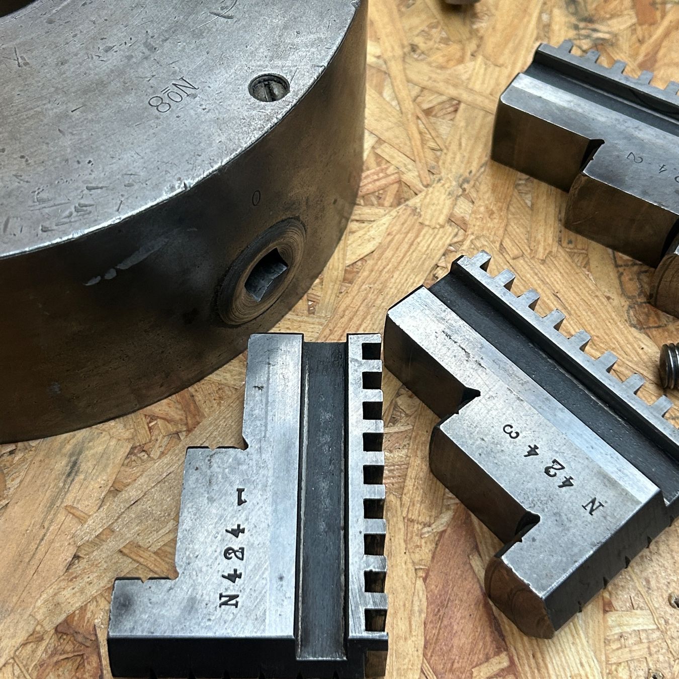 Tutti gli attrezzi: Dreibackenfutter Arowa D240 mm – Usato da Untersiggenthal venduto da sinamoll 1