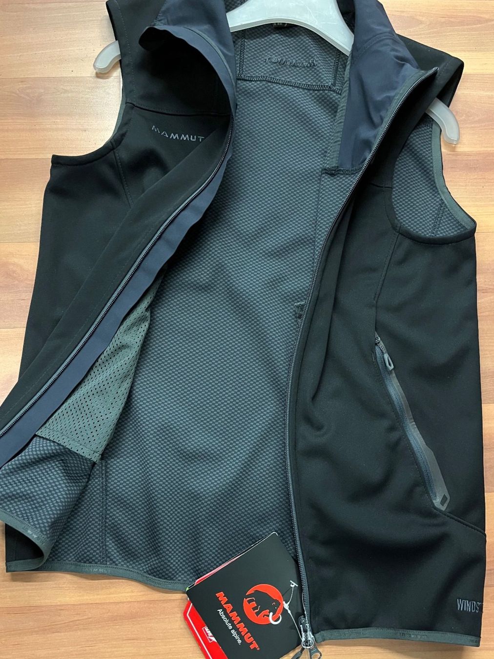 Mammut Gilet & Giacche: MAMMUT Weste ULTIMATE schwarz, GORE Windstopper, GrM/50 – Nuovo e nell'imballaggio originale da Adliswil venduto da vette56 1