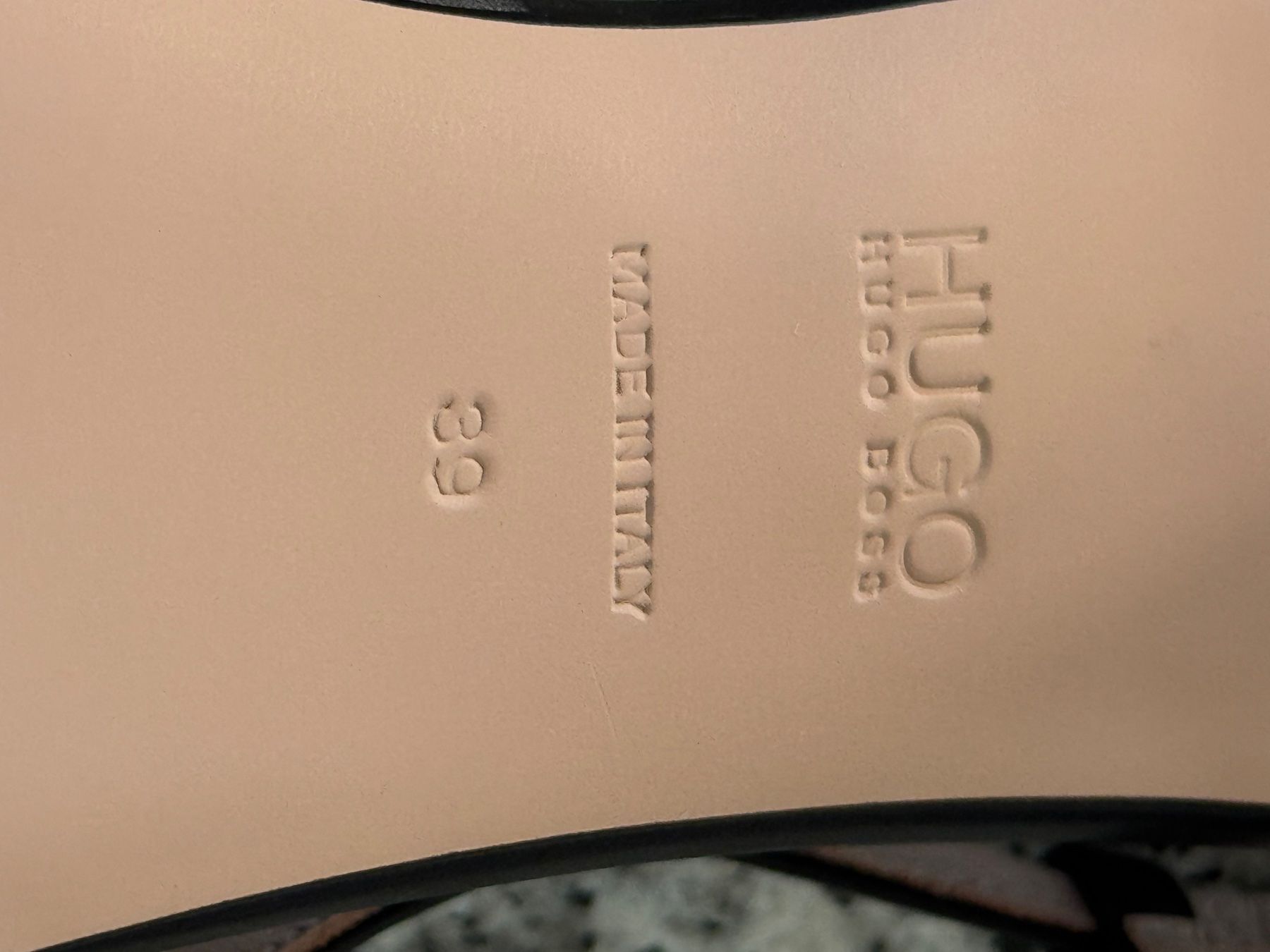 Hugo Boss Chaussures femmes: HUGO, PIPER SLING, black, 39 – D'occasion à Kilchberg ZH par Shu01 4