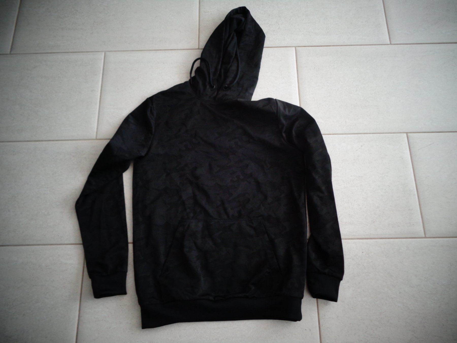 Maglioni & Felpe: YOURTURN PULLOVER GR.S NEUWERTIG – Usato da Rotkreuz venduto da Samballi
