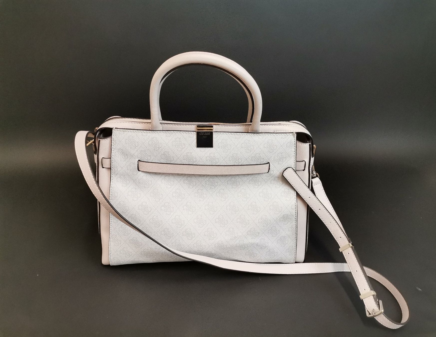 Guess Borse da donna: GUESS Damentasche – Usato da Schaffhausen venduto da Restwert_SH