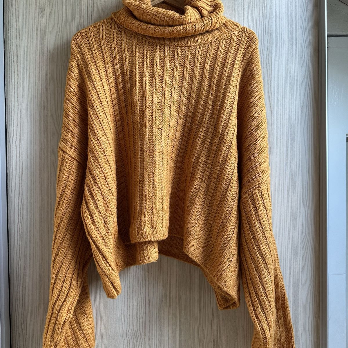 Pulls & Sweat-shirts: Rollkragenpullover Strick Gelb/Orange – D'occasion à Schönenwerd par palaceofwords