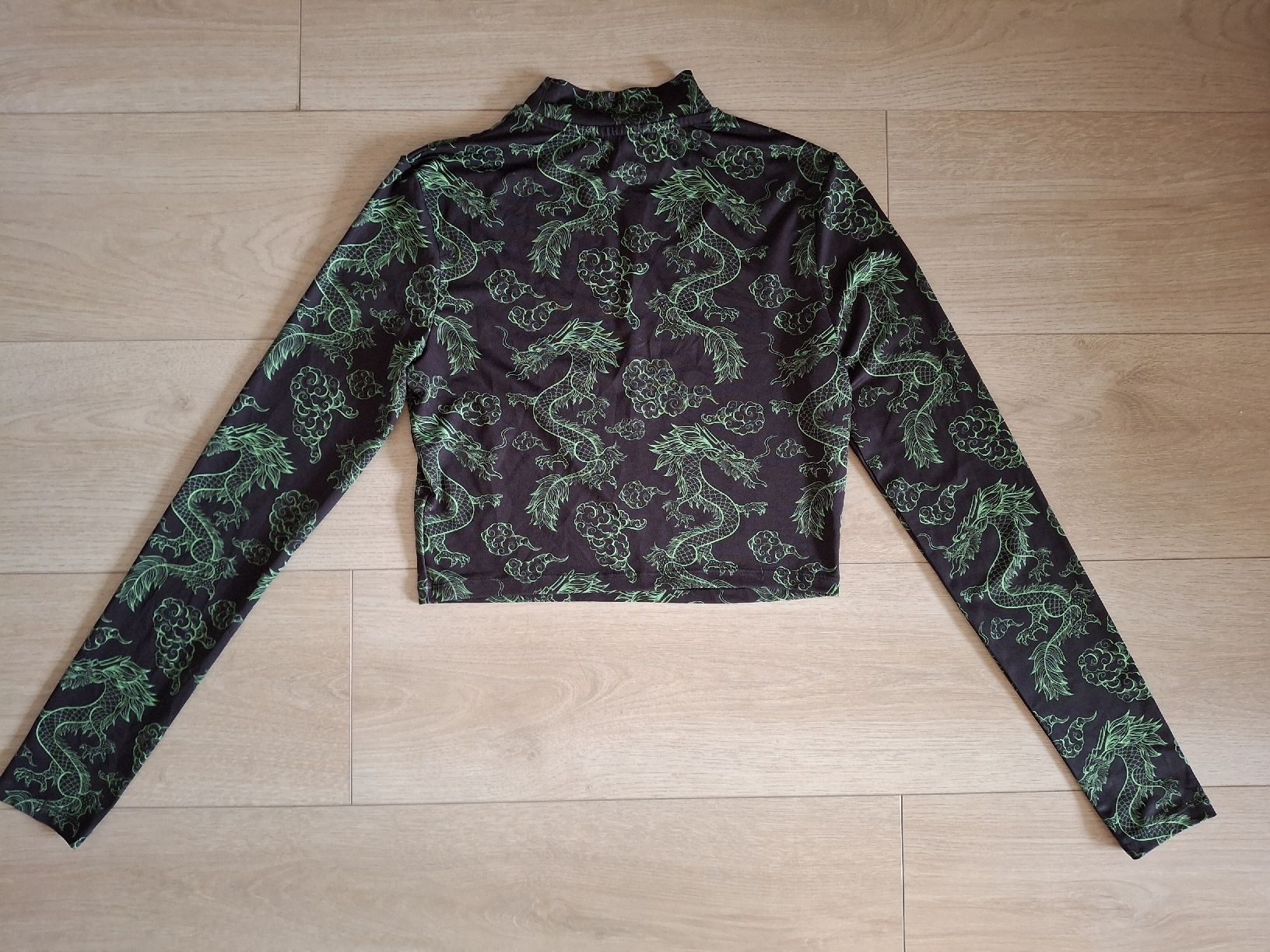 Tops: Haut dragon noir et vert – Gebraucht aus Ecublens FR von kla_th5j