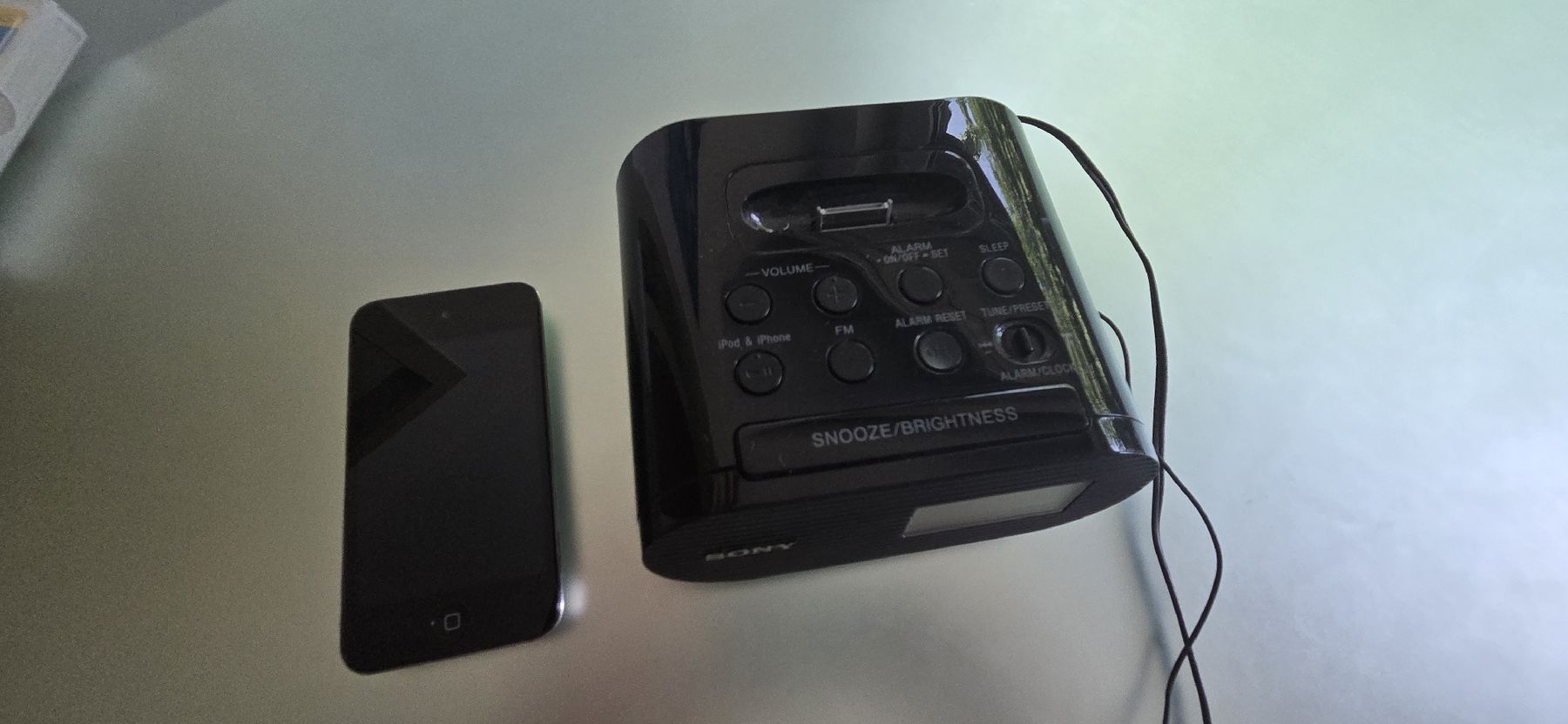 Apple Tragbarer Mediaplayer: Apple iPod Touch 8GB + Dockingstation – Gebraucht aus Huttwil von ser_gn9l 8