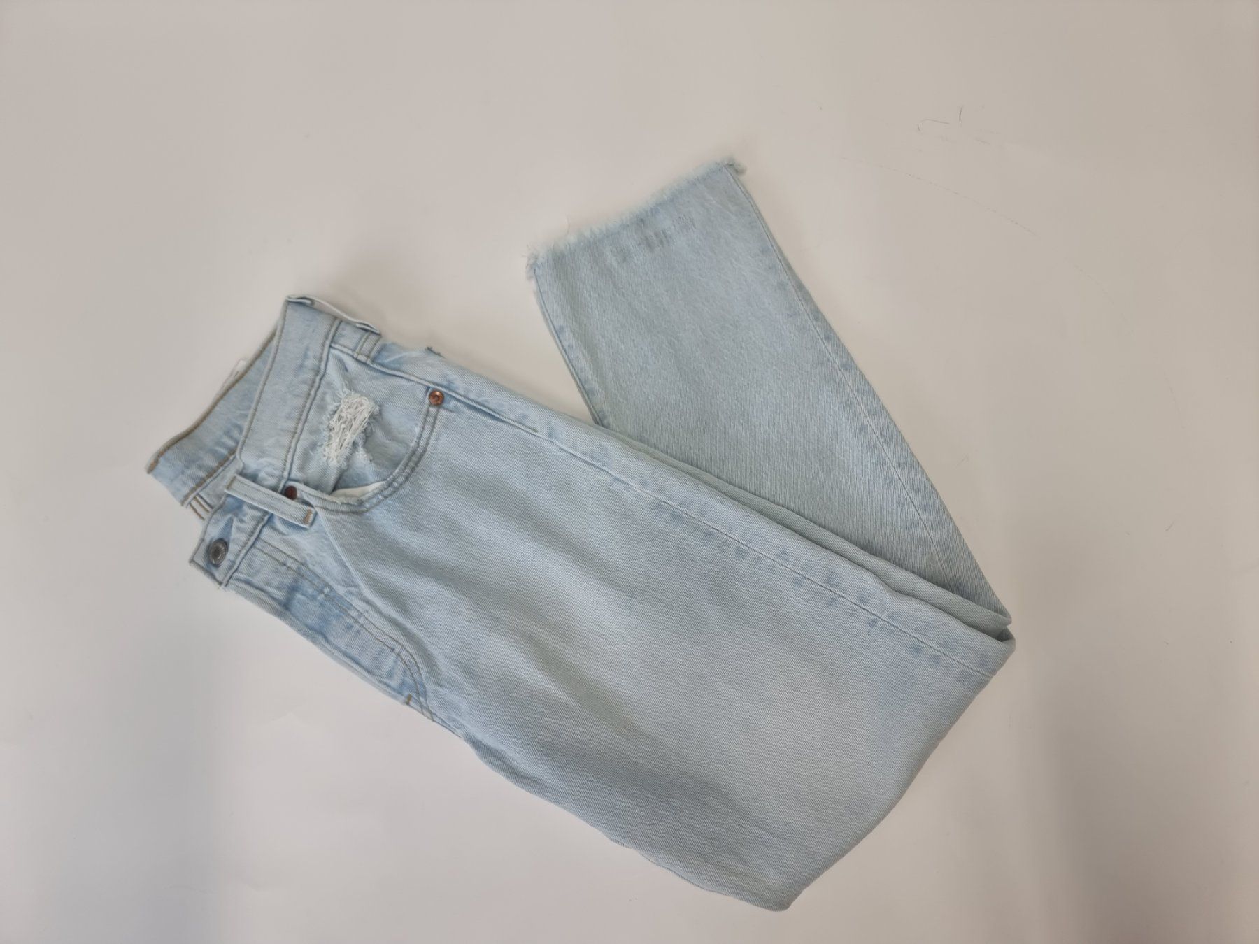 Levi's Jeans: Levis Jeans hellblau Gr. 26 – Gebraucht aus Urtenen-Schönbühl von Restwert_Schoenbuehl 1