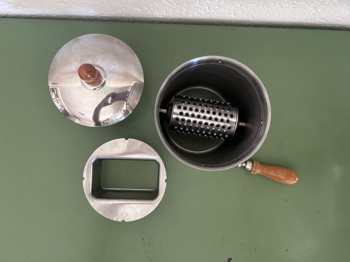 Elettrodomestici da cucina: Käsereibe Reibe Raffel  – Usato da Zürich venduto da ann_9fv5 2