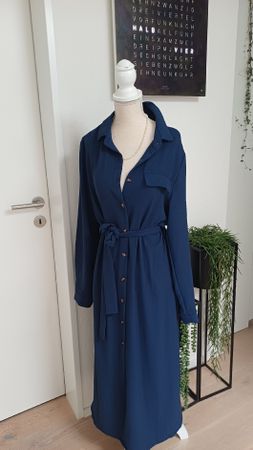 Kleid dunkelblau Grösse M mit Gürtel