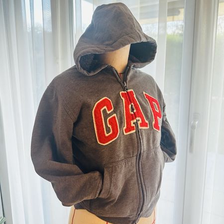 GAP Kids Hoodie M (8–9J / 130 cm) Dunkelgrau mit Fleecefutte