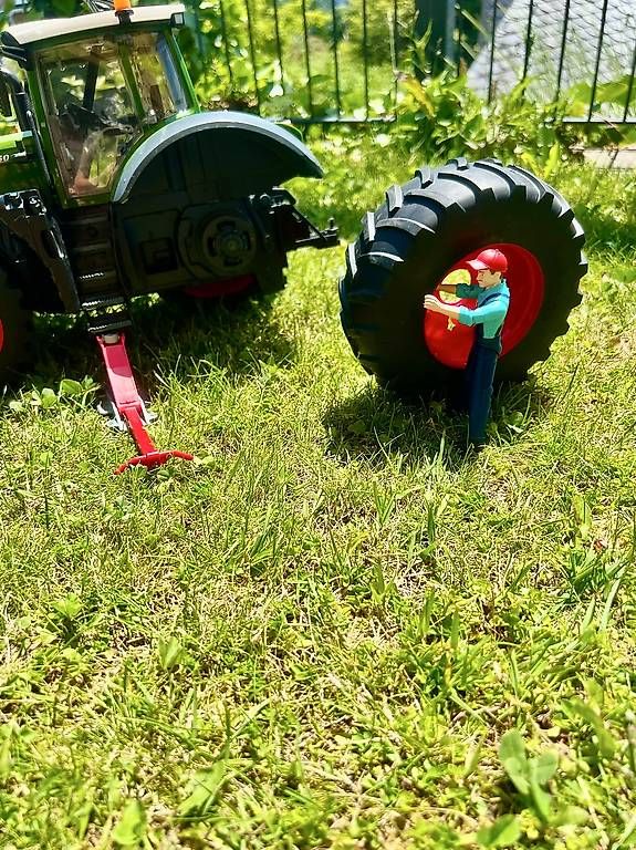 Trattori: Bruder Traktor Fendt1050 – Usato da Eschenbach SG venduto da Nadja0204 2