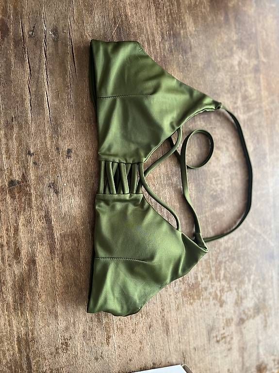 Badekleider & Bikinis: Bikini Oberteil 75B – Gebraucht aus Zürich von gio_6f5b