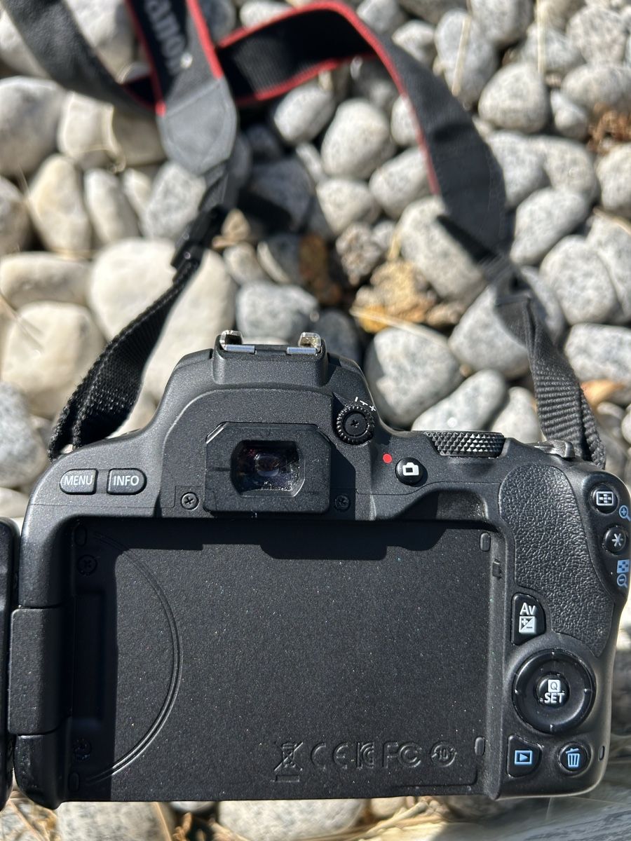 Canon Fotocamera: Canon EOS 200D defekt – Difettoso da Basel venduto da Kha__4 4