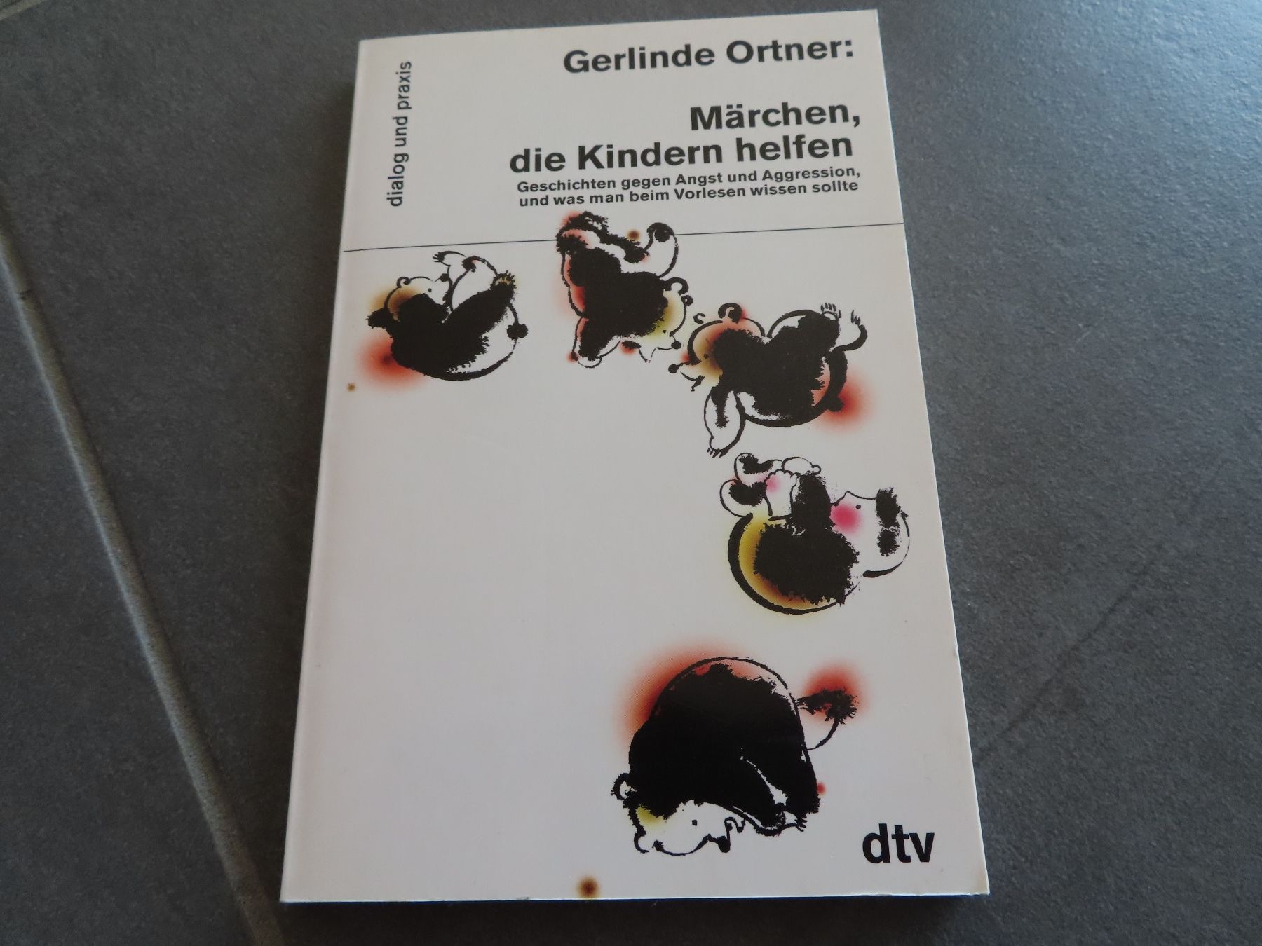 Libri: Märchen, die Kindern helfen - Angst, Aggression... – Nuovo (secondo la descrizione) da Wallenried venduto da Asyano
