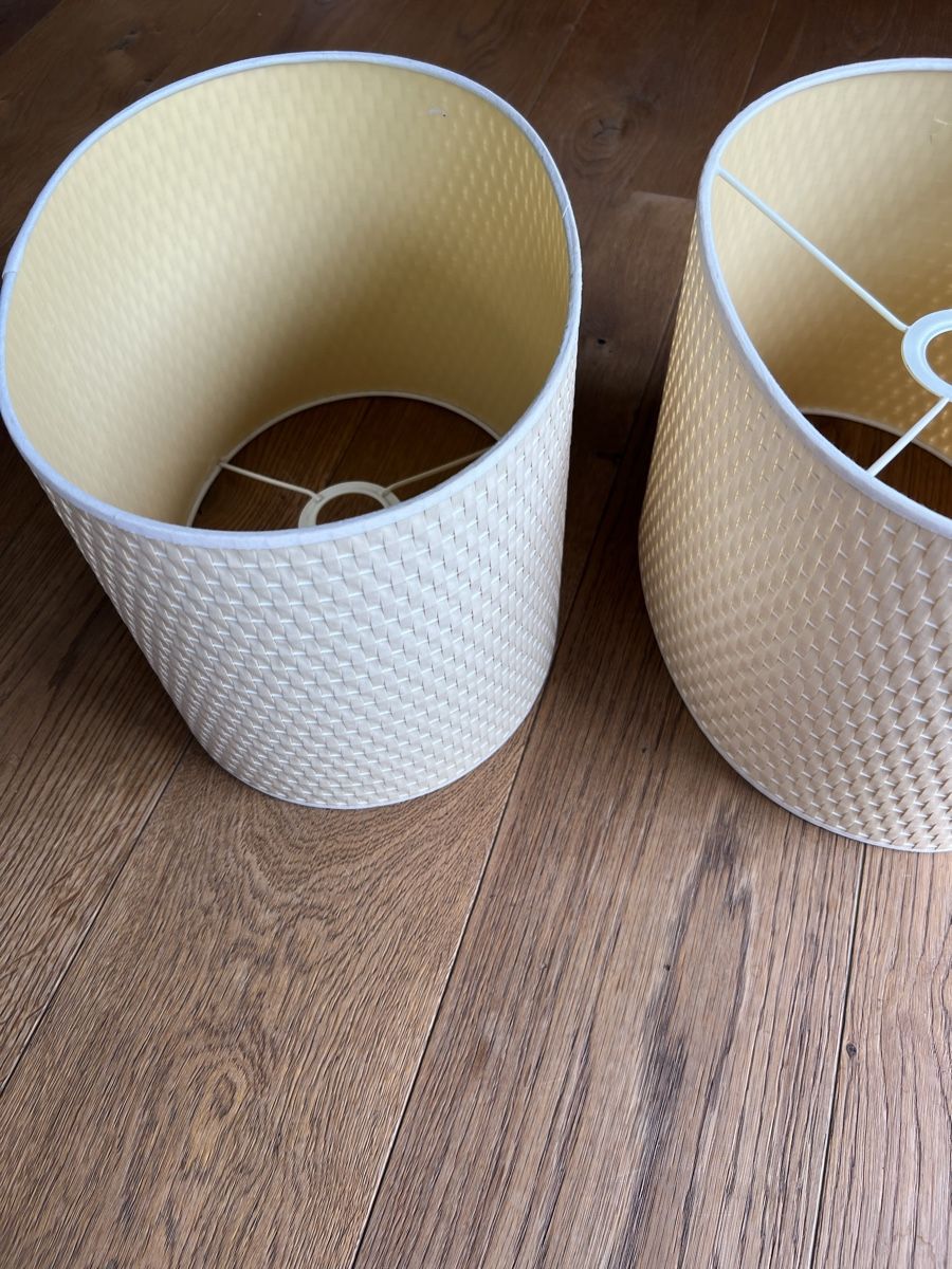 Lampenschirme: Set 2 ovalen Lampenschirmen-Creme – Gebraucht aus Uerikon von Saffagirl 2