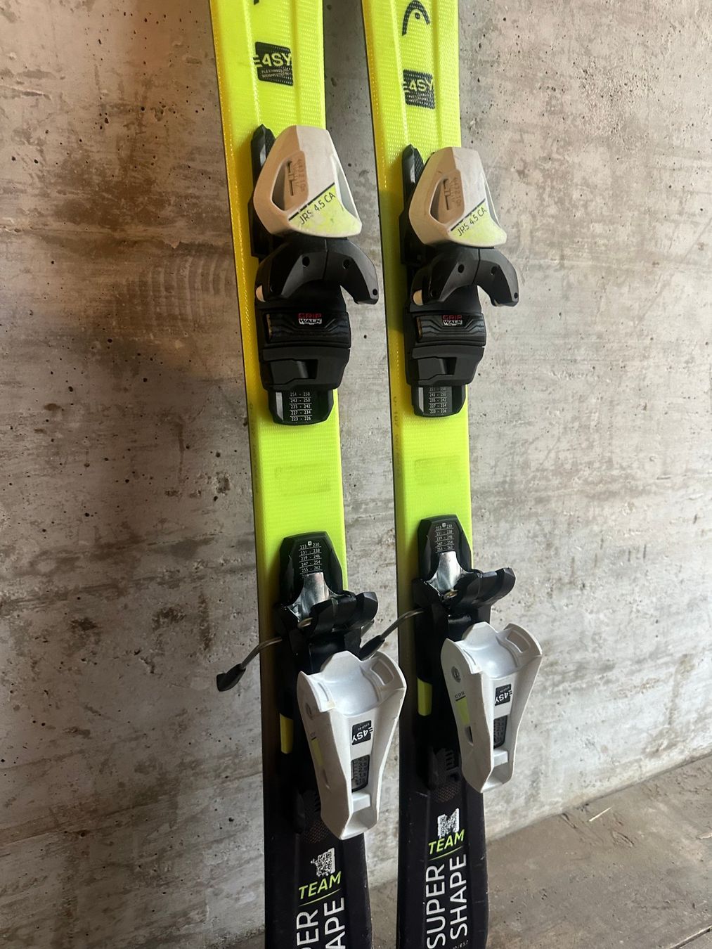 Atomic Sci: Head Supershape Kinderski 110cm – Usato da Emmenbrücke venduto da karkarkar 2