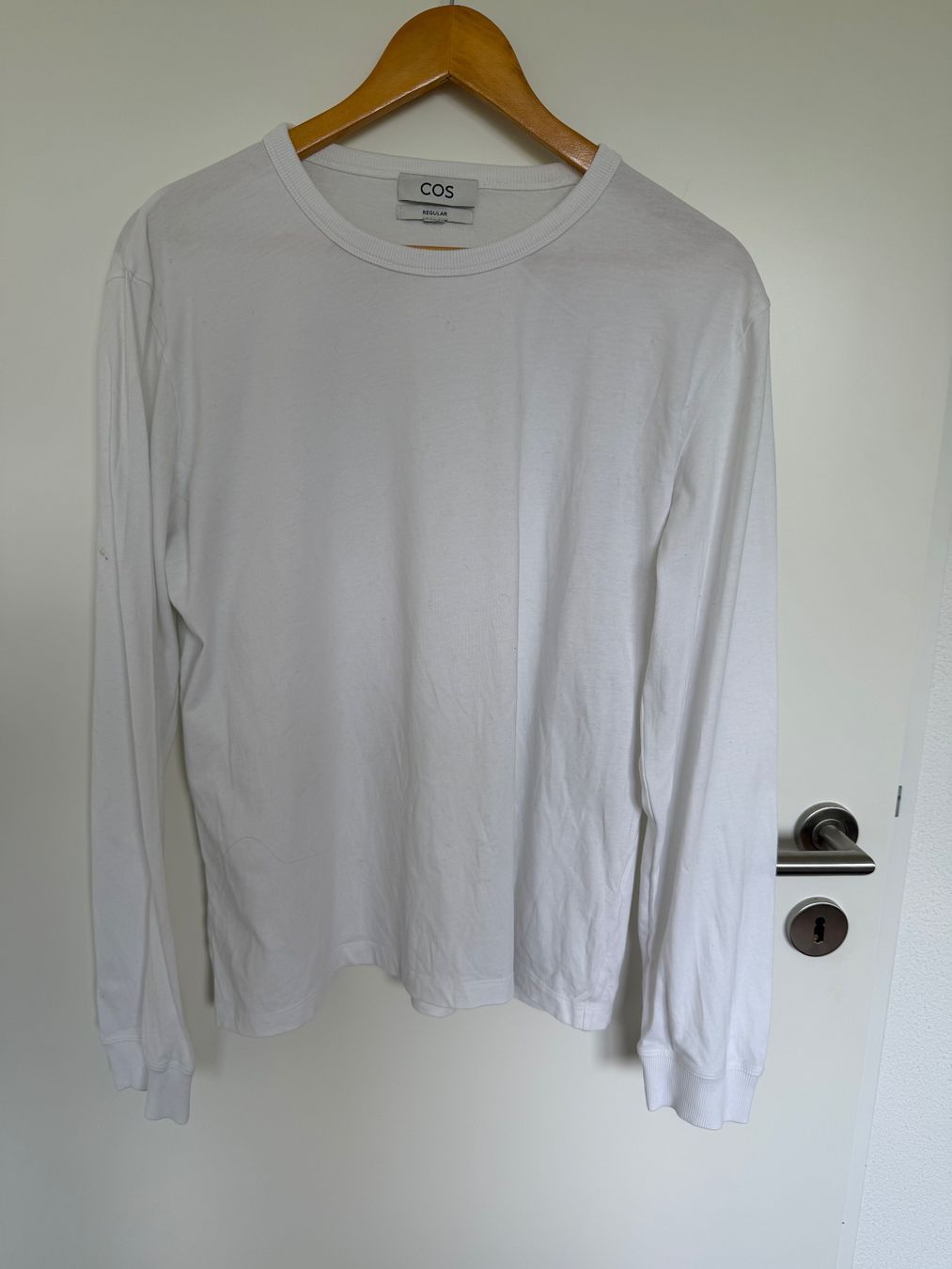 Cos T-shirt: Langarmshirt COS weiss Baumwolle – Usato da Buchs SG venduto da VintageHomeCH