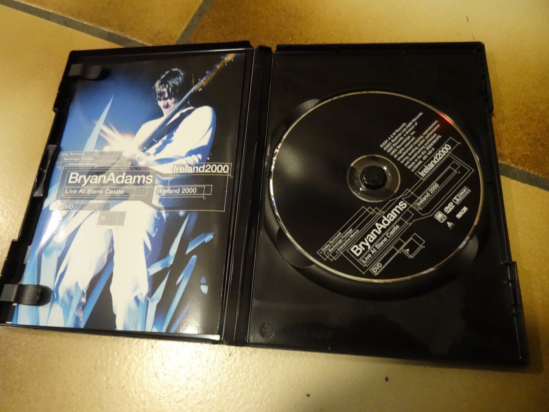 Tutti i DVDs: Bryan Adams Live At Slane Castle DVD – Usato da Olten venduto da Disc-Ausverkauf 1