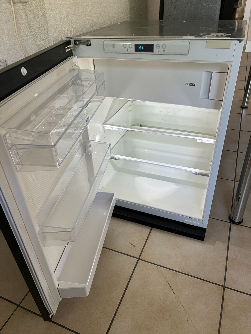 Sibir Réfrigérateurs: SIBIR EK0612 - Einbaukühlschrank – D'occasion à Bonstetten par Driver7 2